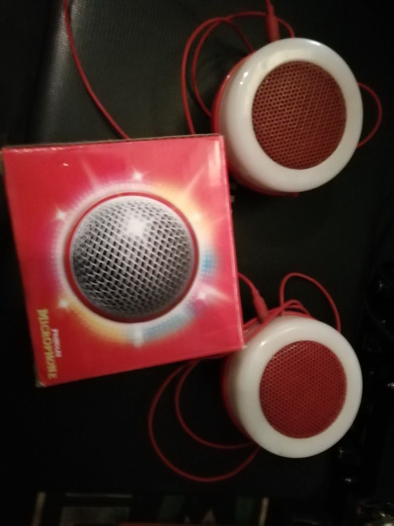 2 colunas mais 1 microphone Pringles como novo