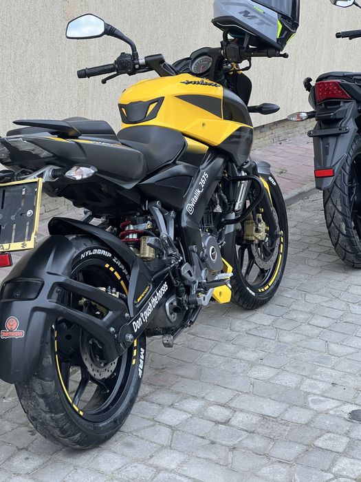 Bajaj Pulsar ns 200