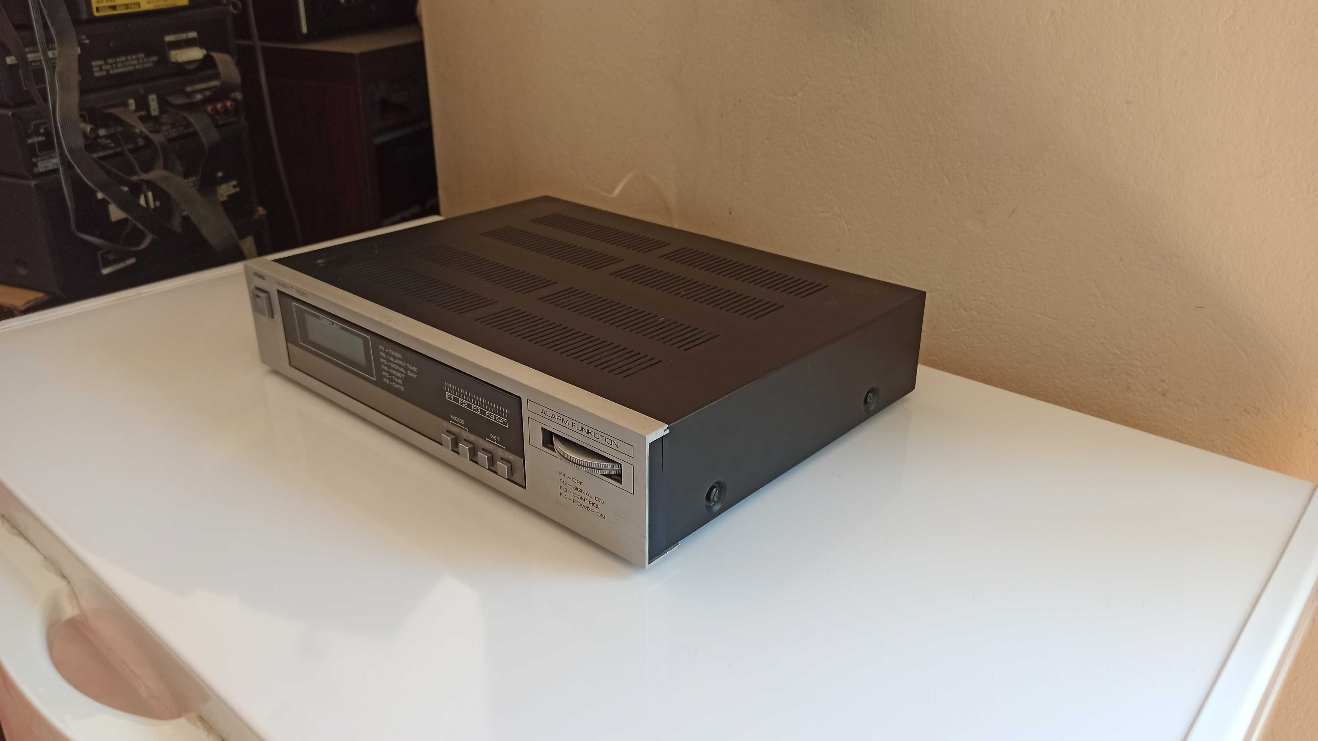 Timer zegar cyfrowy Unitra do wieży Midi Diora Vicomed T-7520 srebrny