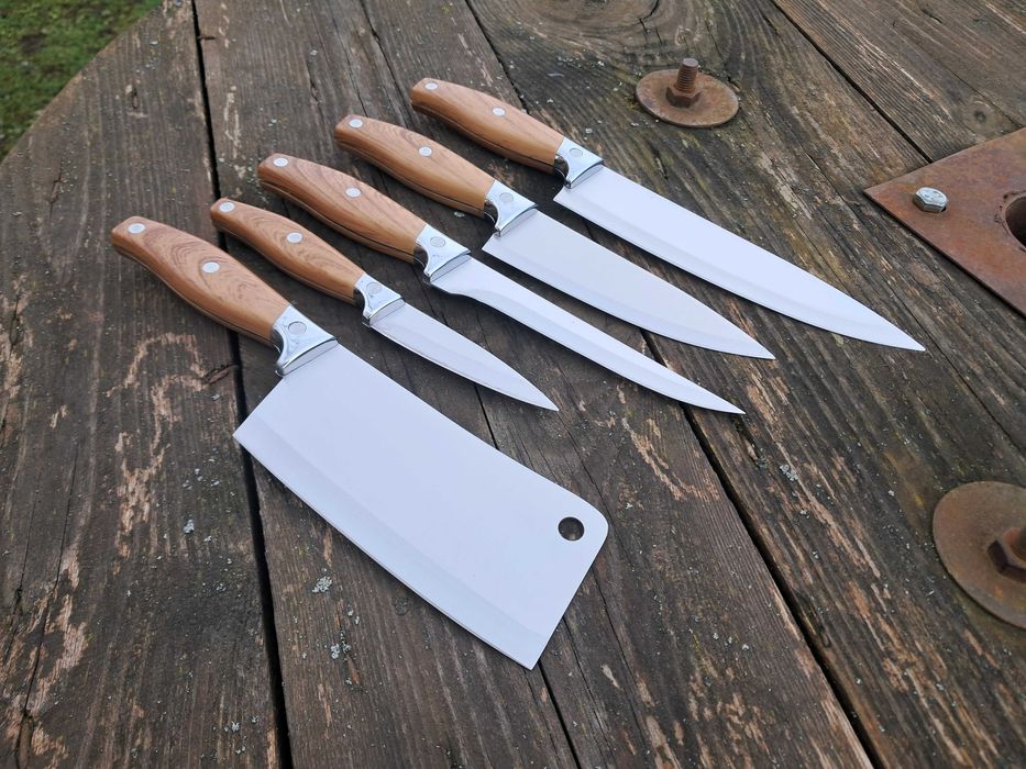 Набір кухонних ножів Якісні ножі з топориком у комплекті