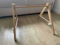 Stojak edukacyjny drewniany (baby gym Montessori)