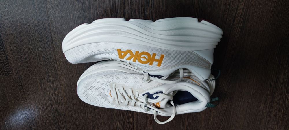 Кросівки Hoka Bondi 8