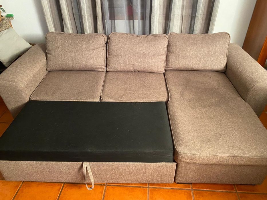 Sofa cama com chaise longue e arca