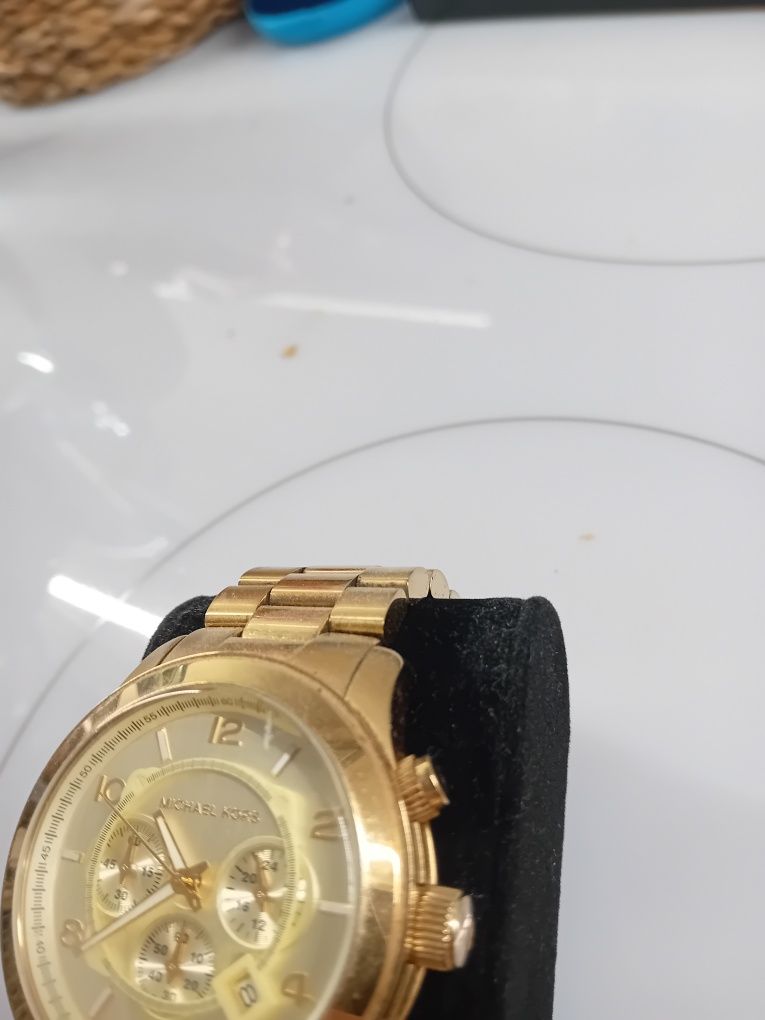 Zegarek Michael Kors złoty elegancki widowiskowy klasyk