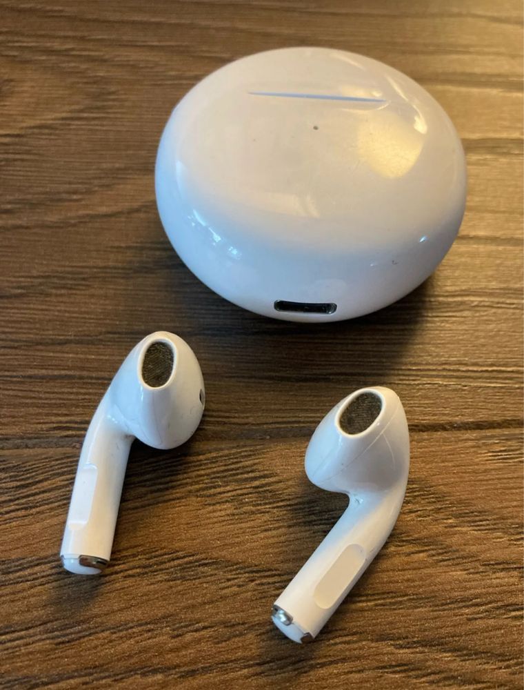 Безпровідні навушники AirPods pro6 чорні і білі