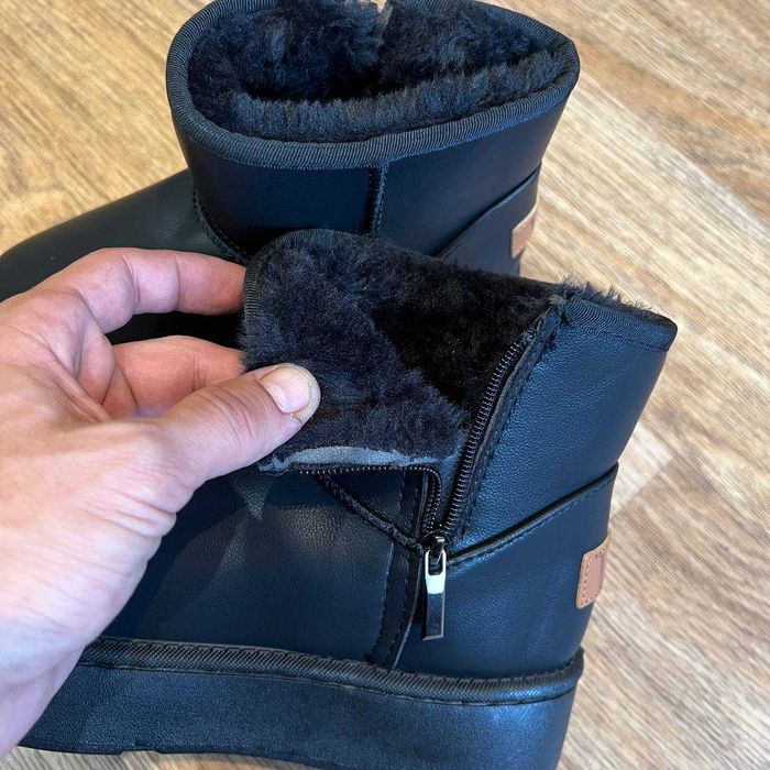 Уги жіночі чорні з блискавкою на товстій підошві