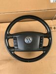 VW Touareg 2003 kierownica czarna skóra z airbag i multifunkcją
