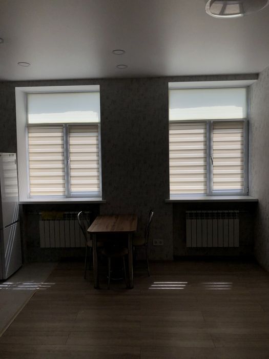 Рулонные шторы с установкой. Жалюзи день-ночь, римские шторы на окна