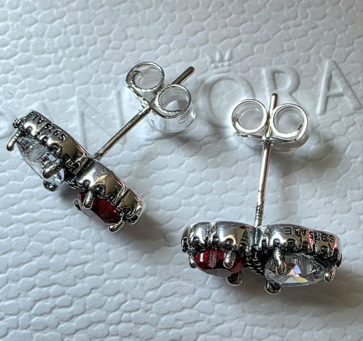 Komplet biżuterii Pandora naszyjnik i kolczyki z serduszkami