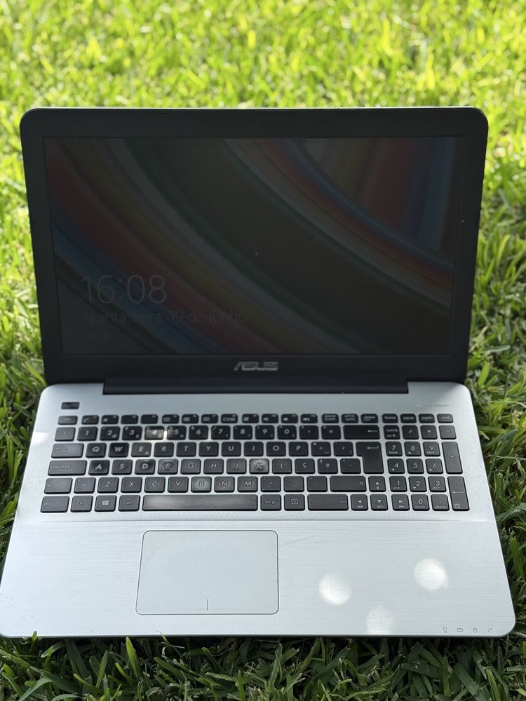 Computador Asus X555L