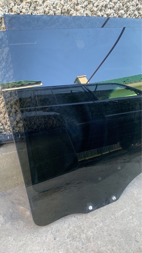 Вікно скло у двері Mitsubishi Pajero Wagon Мітсубісі Паджеро Вагон