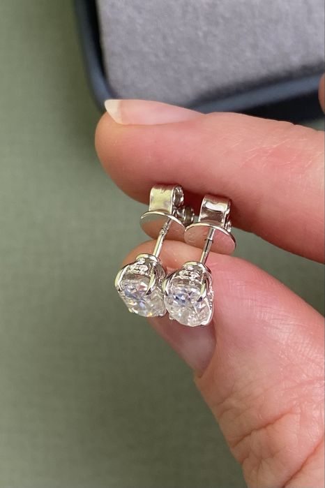 Серебряные серьги с муассанитом 1 карат