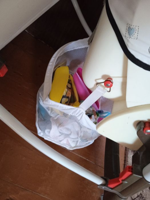 Стільчик для годування