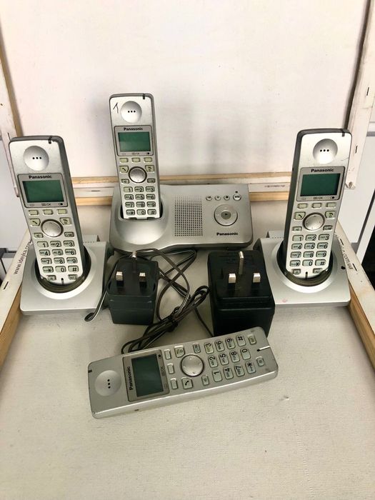 Zestaw bezprzewodowy Panasonic KX-TG7120E z 4 słuchawkami