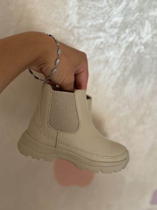 Продам ботінки дитячі zara
