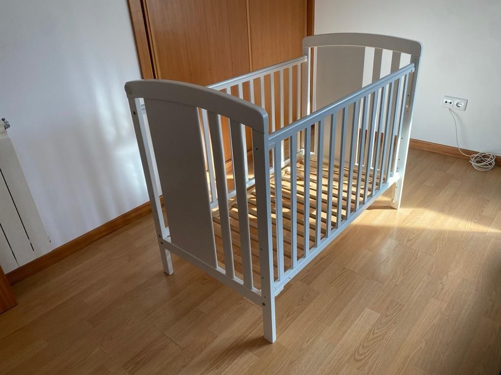 Cama de grades bébé