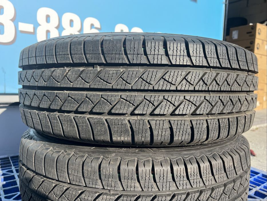 215/65r16с Goodyear vector4season cargo шини зимові пара як нові