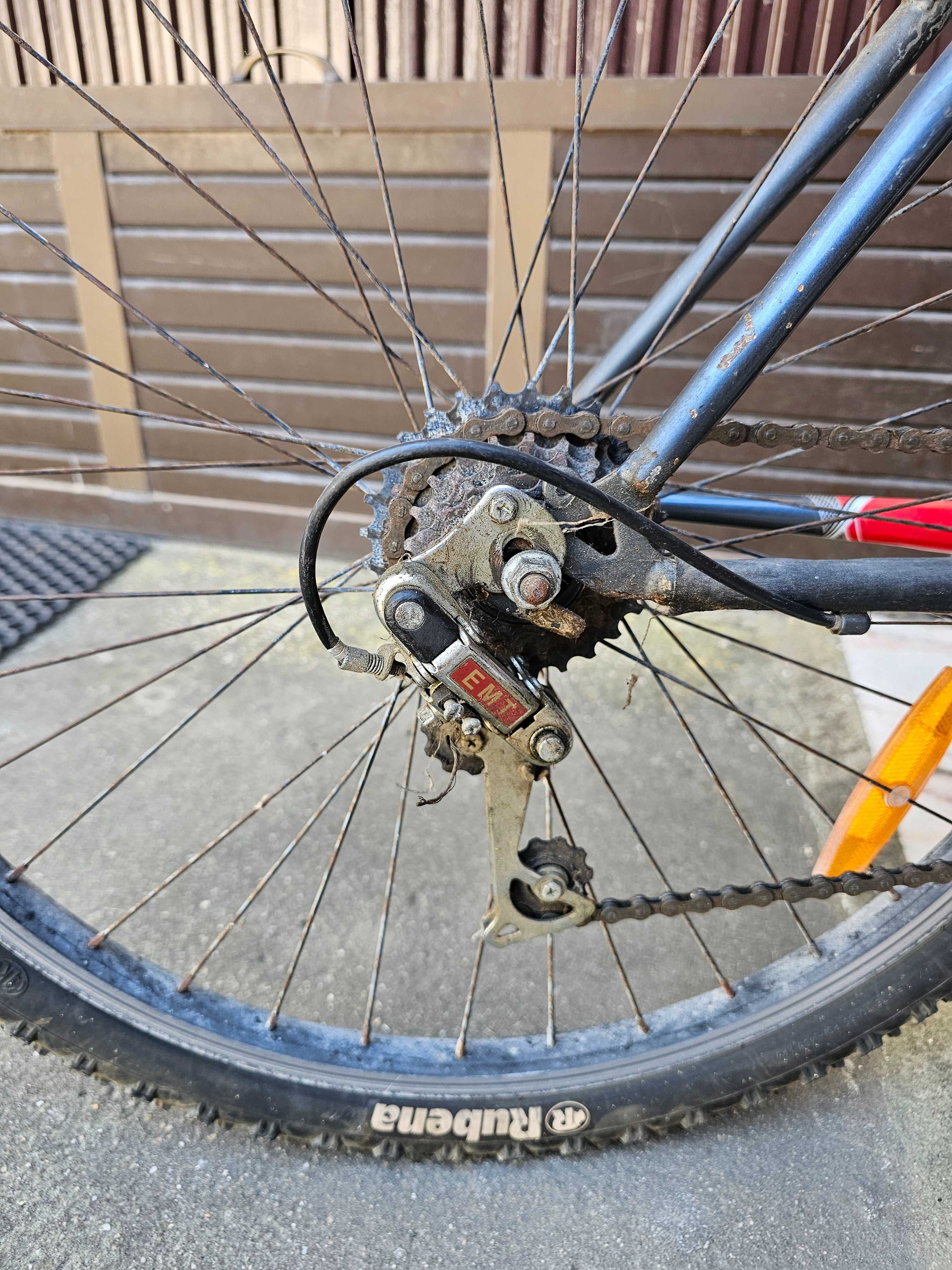 Bicicleta com duas rodas :]. Para adulto.