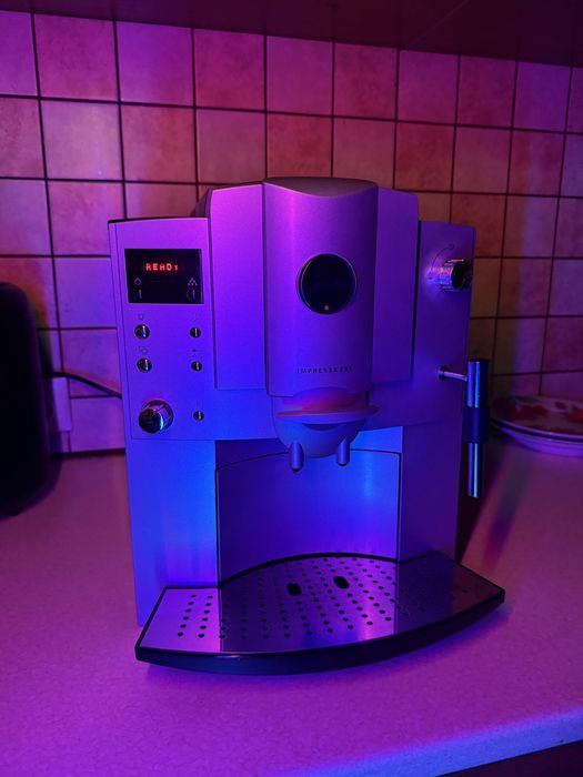 Кавомашина Jura Impressa E85