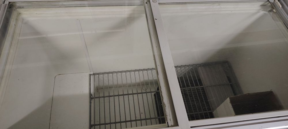 Vende-se arca de congelação