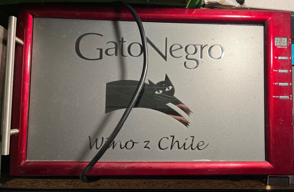 Chłodziarka lodówka Gato Negro na wino na 8 butelek