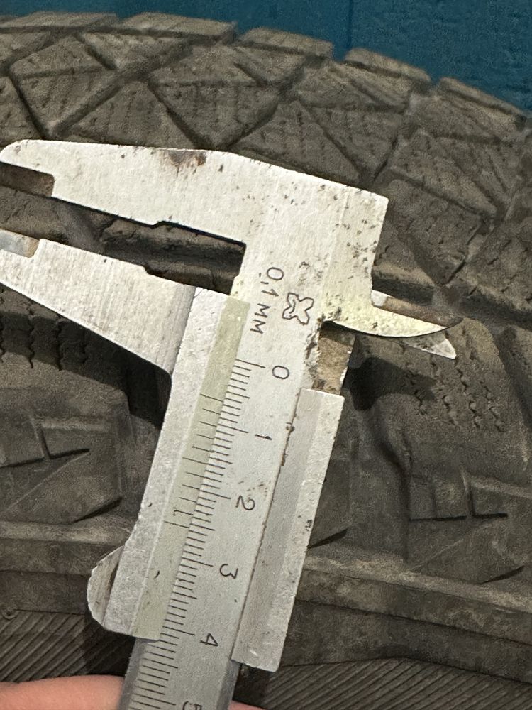 Bridgestone 225/60/17 шини скати покришки