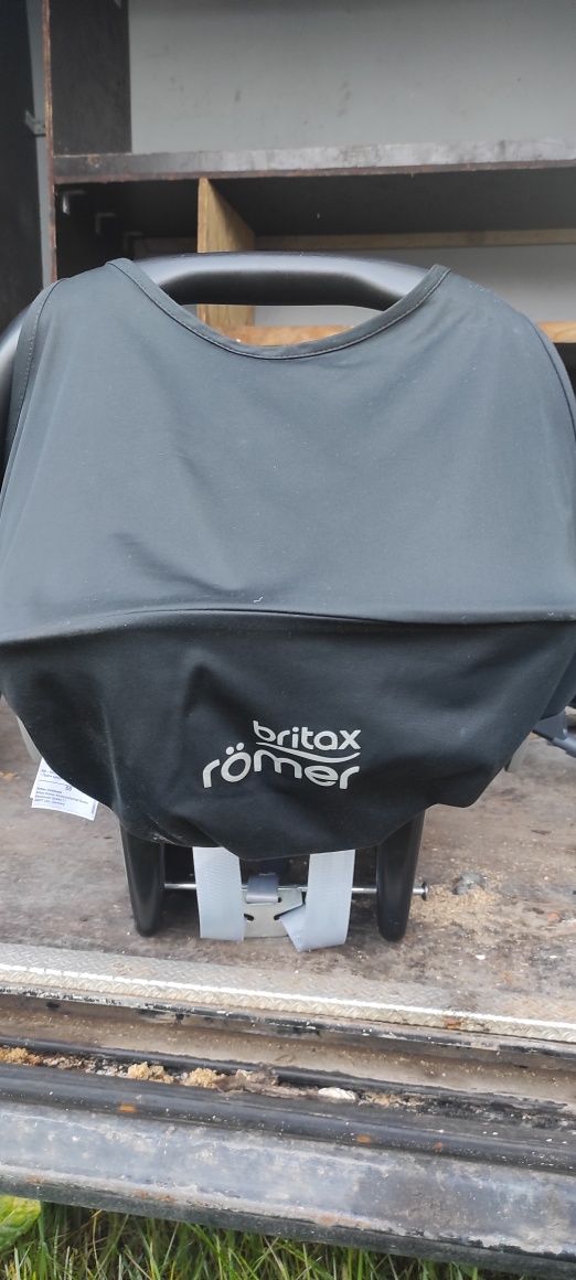 Nosidełko/fotelik Britax Romet 0-13 kg z bazą