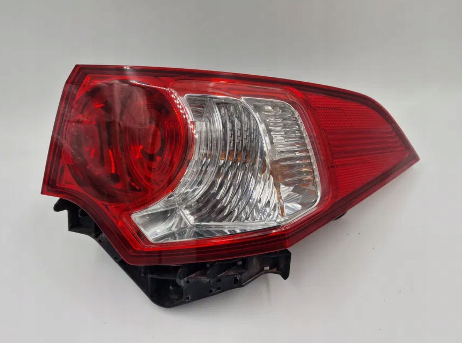 Lampa Tył Prawa Zewnętrzna Honda Accord Viii