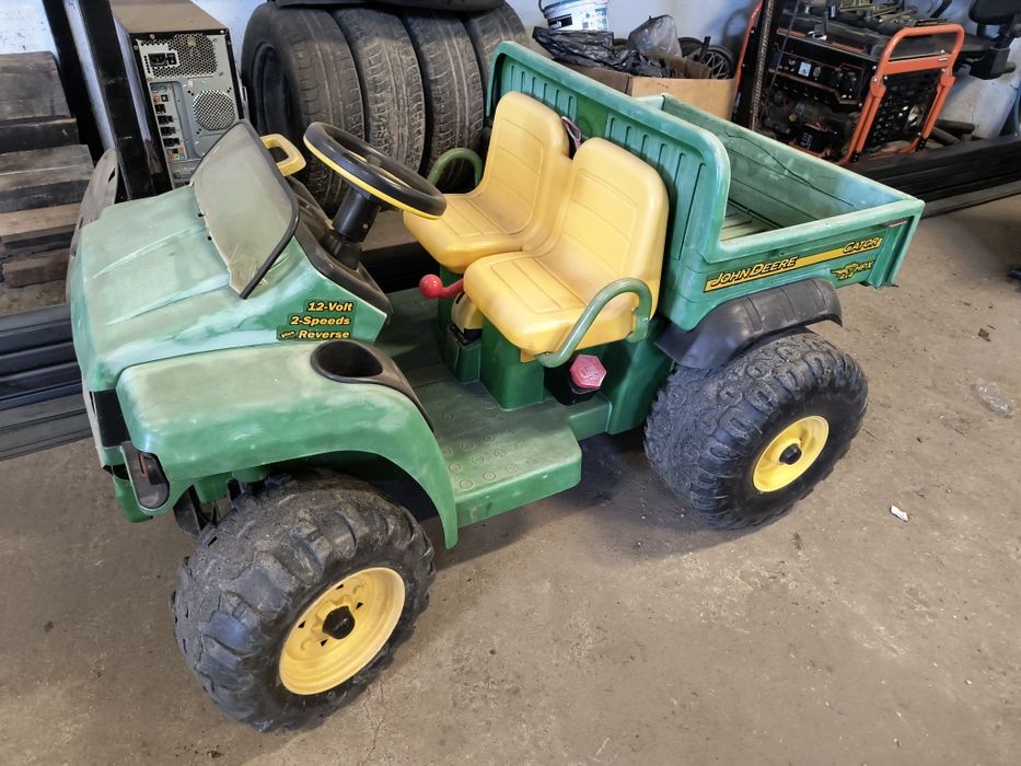 John Deere gator 12v