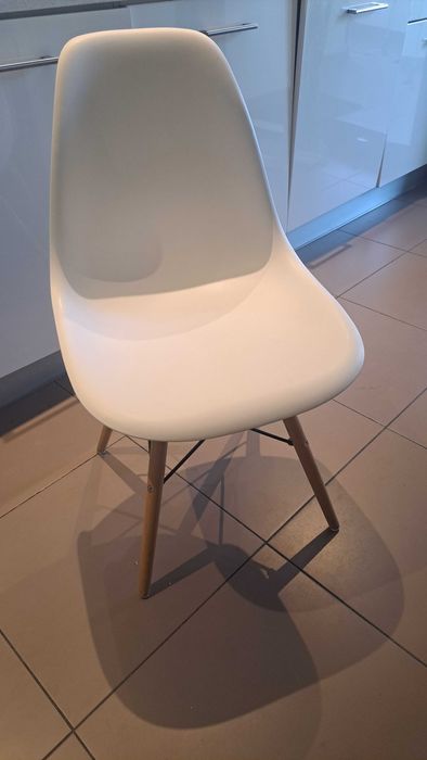Cadeira moderna branca