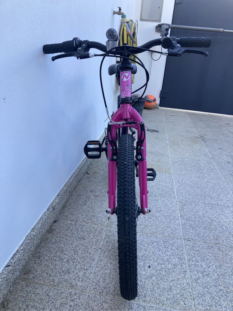 Bicicleta de crinça como nova