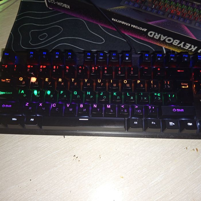 Срочно Продам Клавиатуру  VINGA KBGM-110