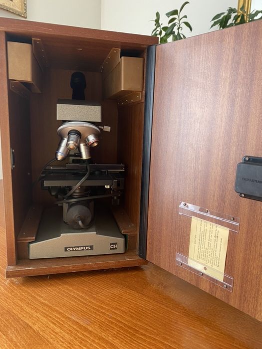 Мікроскоп Olympus monocular