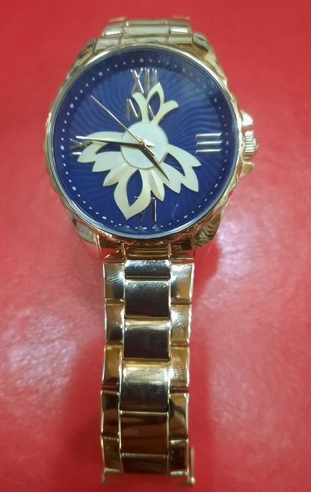 Relógio de senhora.