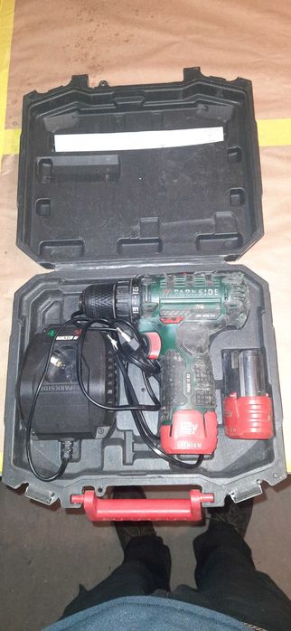 Aparafusadora parkside com 2 baterias