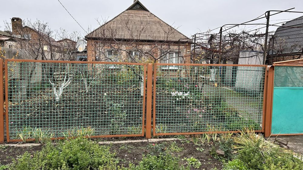 Гарний  великий дім в центрально міському районі