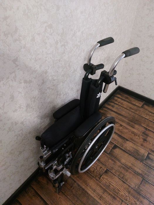 Детская инвалидная коляска (Германия)