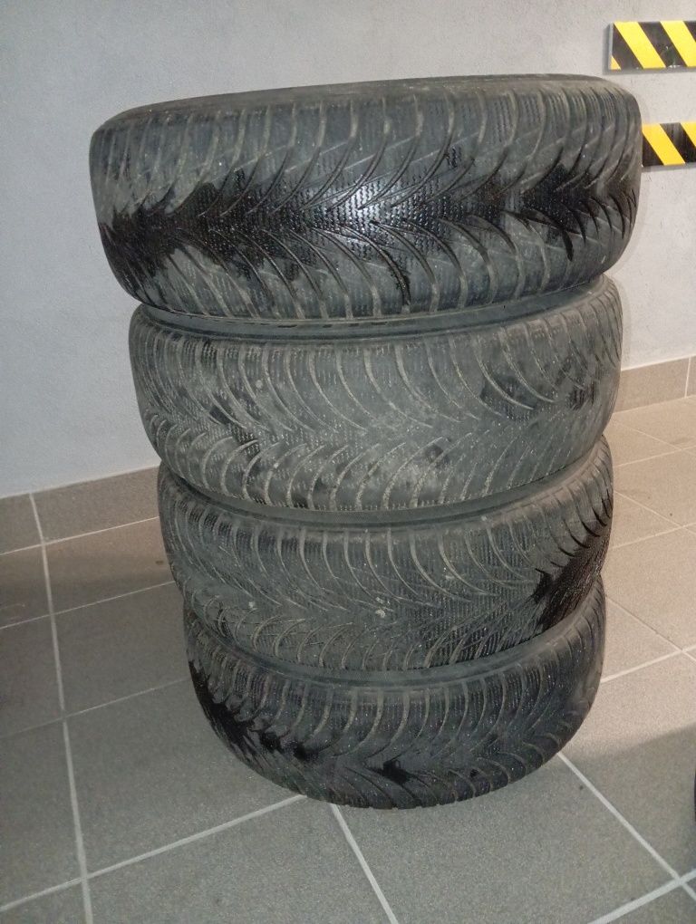 Sprzedam komplet 4 opony goodride 195/65R 16 na felgach stalowych