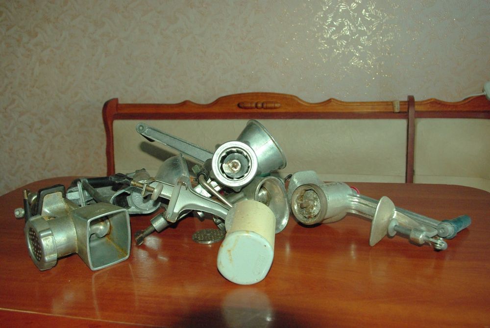 Мясорубка соковыжималка машинка для лапши