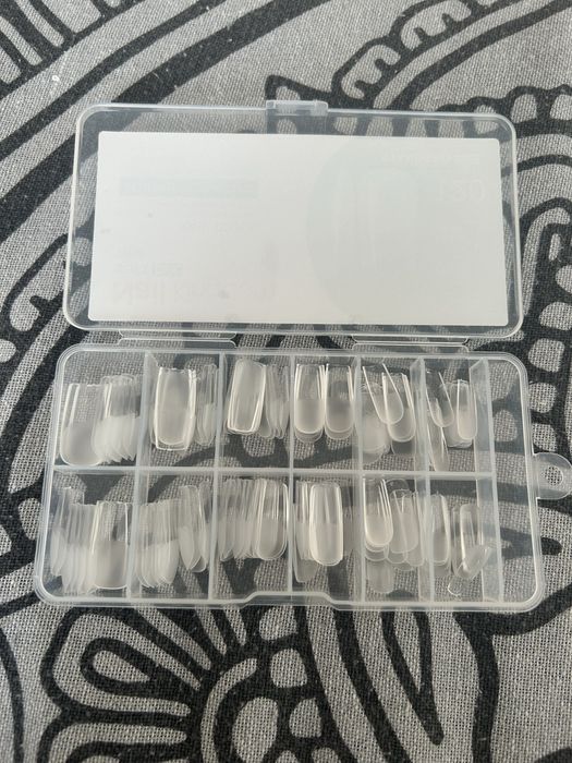 Tipsy do przedlużania paznokci + baza