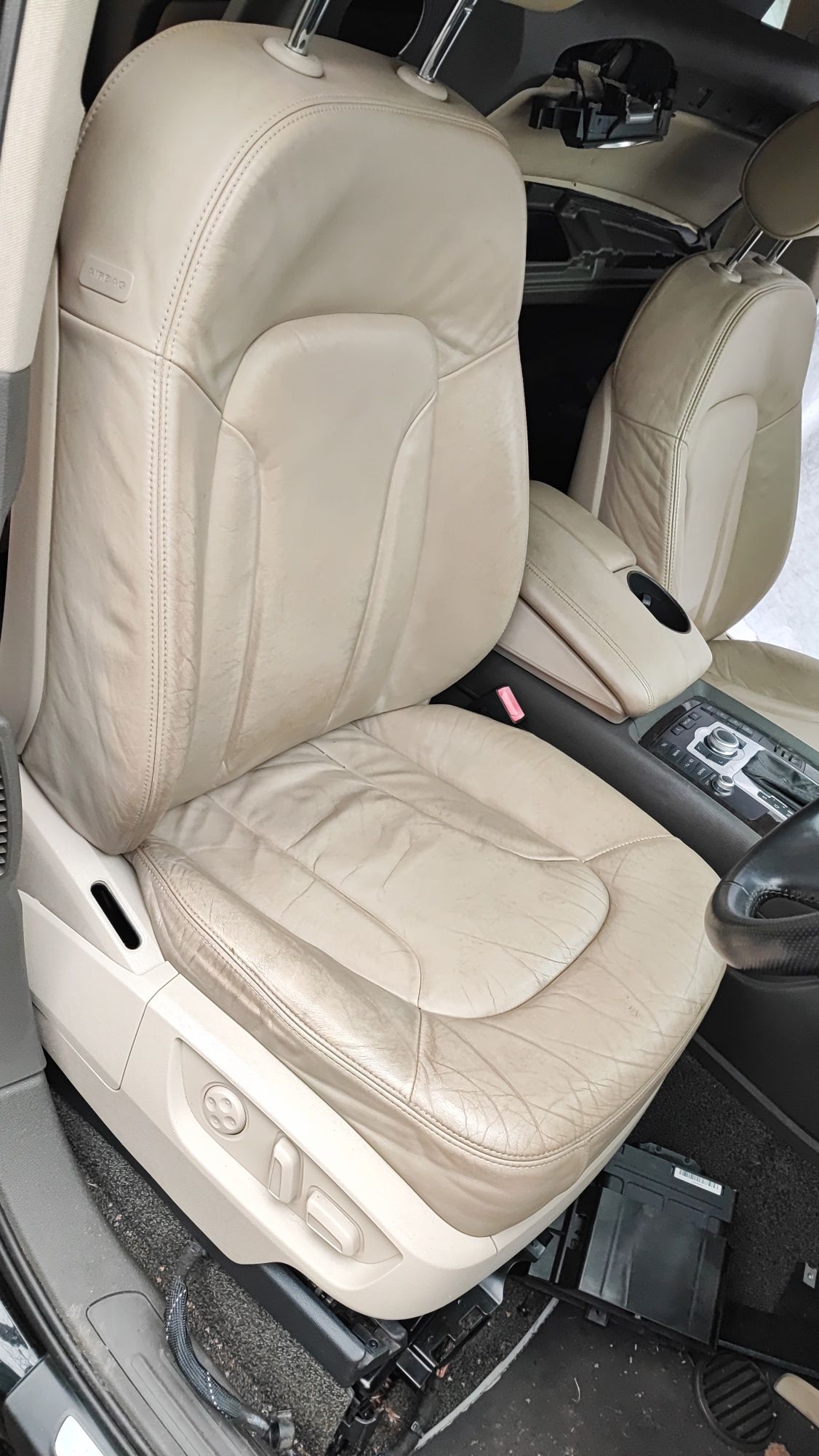 Сидіння салон крісла 7місьць  Audi Q7