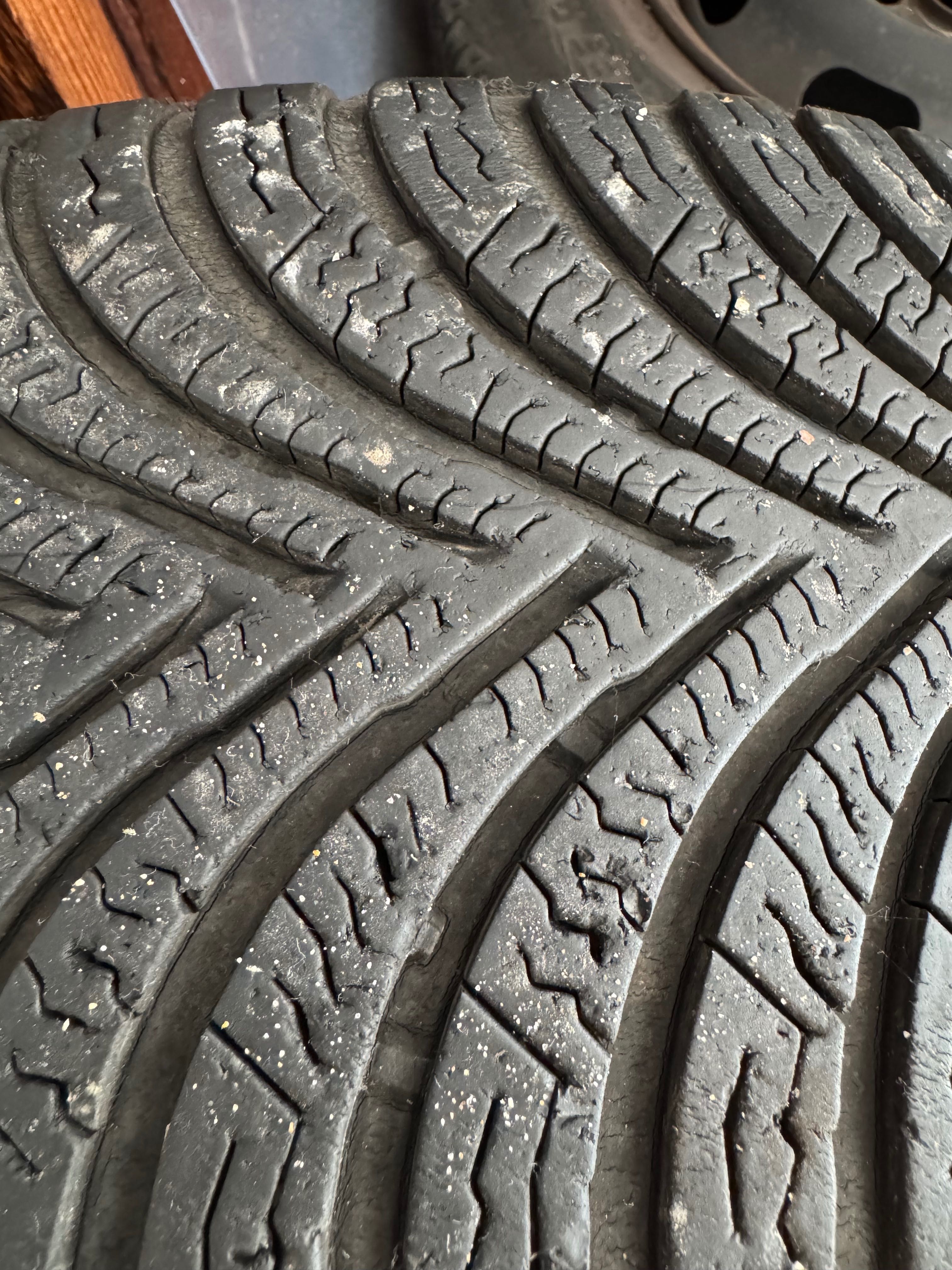 Jantes Ferro R15 4x108 + Pneus Inverno Michelin Alpin 5 + Parafusos