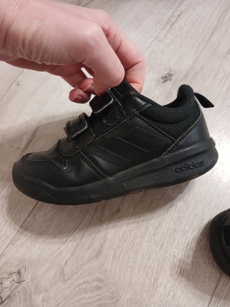 Кросівки Adidas 28 розмір