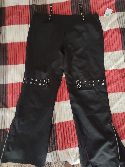 готичні неформальні штани