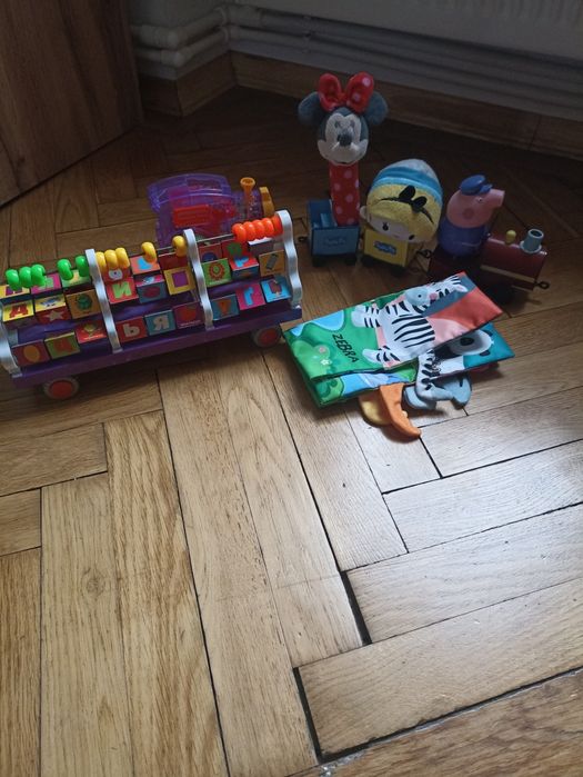 Поїзд свинка Пеппа, дитячі іграшки для найменших