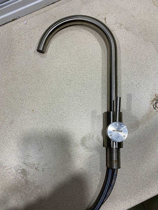 мойка кухонная нержавейка + смеситель кухонный + дозатор