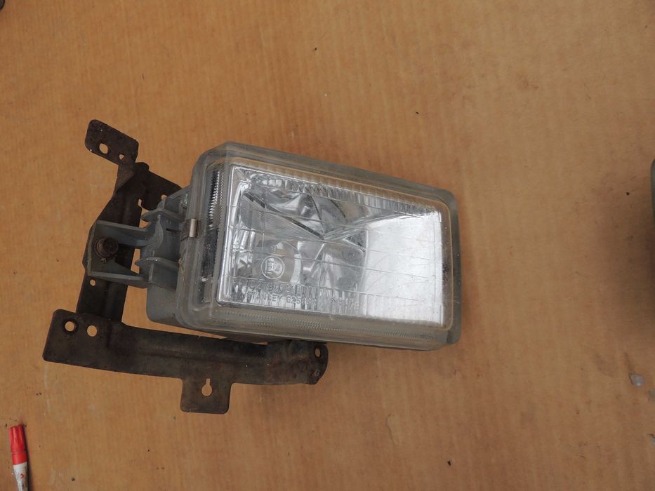 Halogen prawy lewy Mitsubishi Space Wagon 3 III 98,99,00,01,02,03,04
