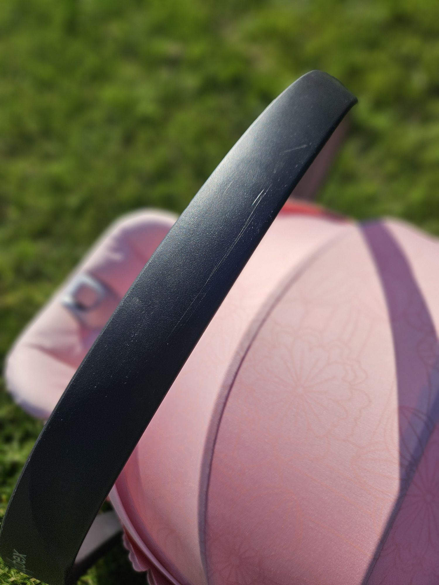 Cybex Różowy fotelik samochodowy z kwiatkami Cloud T i-Size Pale Blush