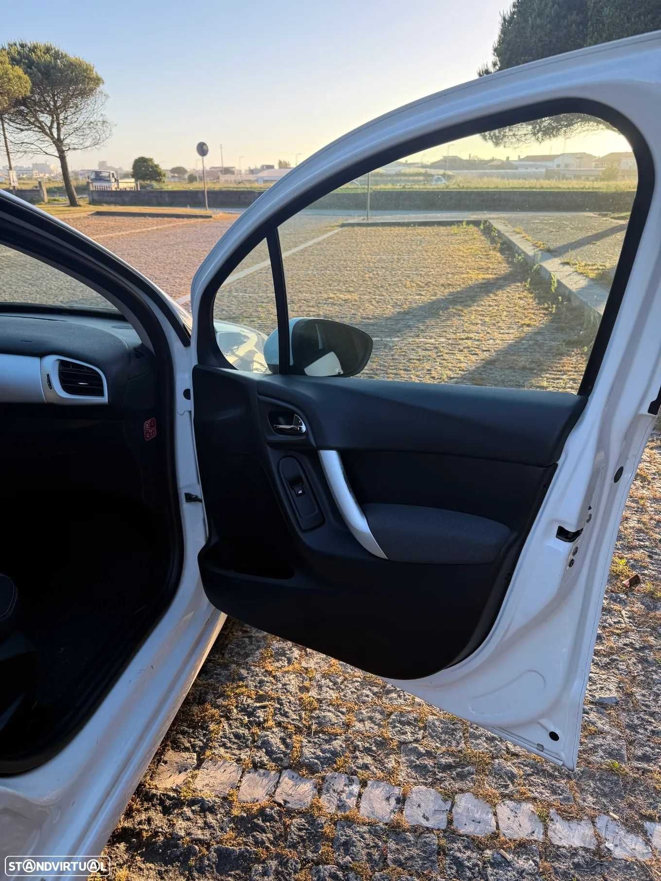 Citroën C3 1.4 HDi Airdream 5 portas 2 lugares