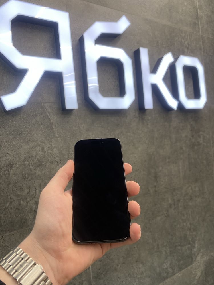 iPhone 16 pro 128 Black Titanium used